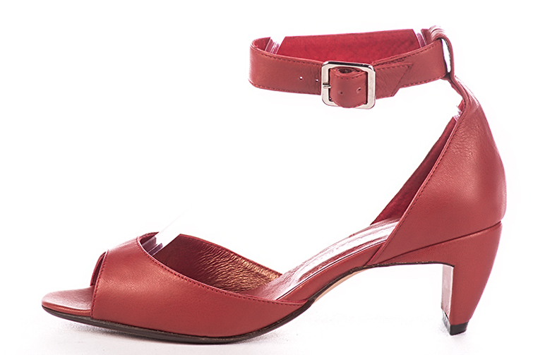 Scarlet red women's closed back sandals, with a strap around the ankle. Round toe. Medium comma heels. Profile view - Florence KOOIJMAN